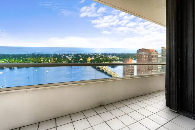 The Plaza of The Palm Beaches Unit 27a photo 7