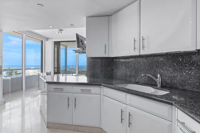 The Plaza of The Palm Beaches Unit 27a photo 11