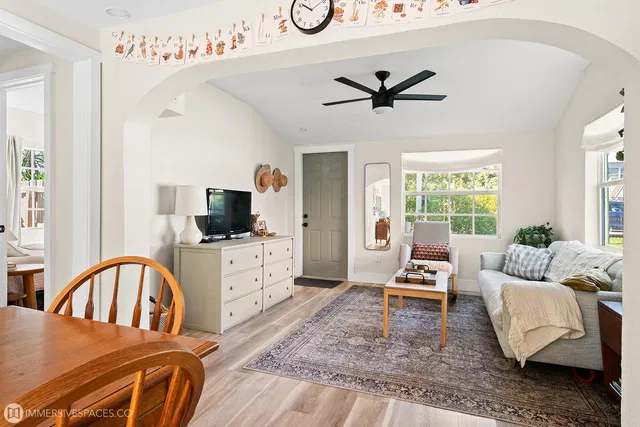 Residence photo 3
