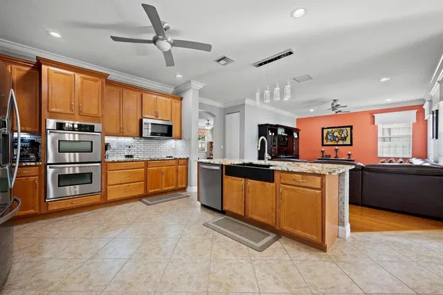 Canterbury Place Residence photo 15
