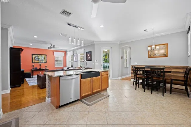 Canterbury Place Residence photo 16