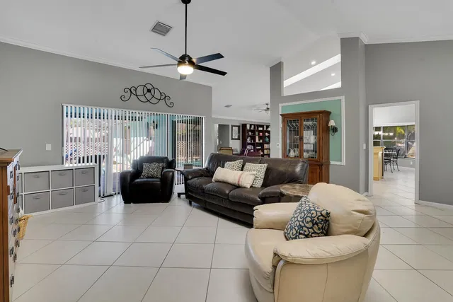  Residence photo 11