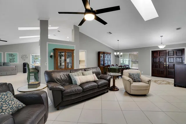  Residence photo 14