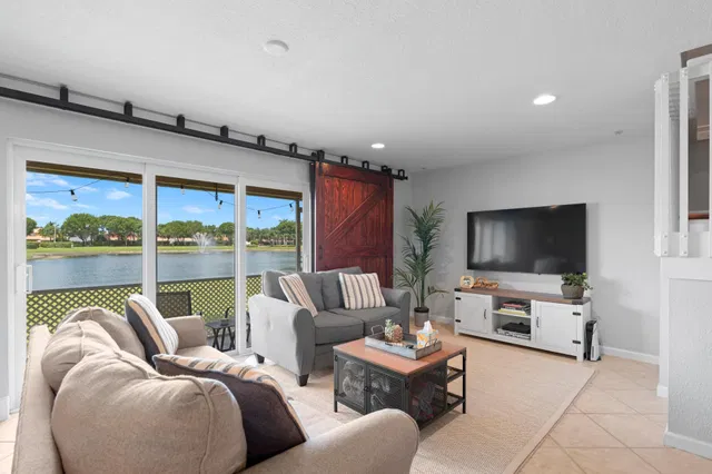 Residence photo 5