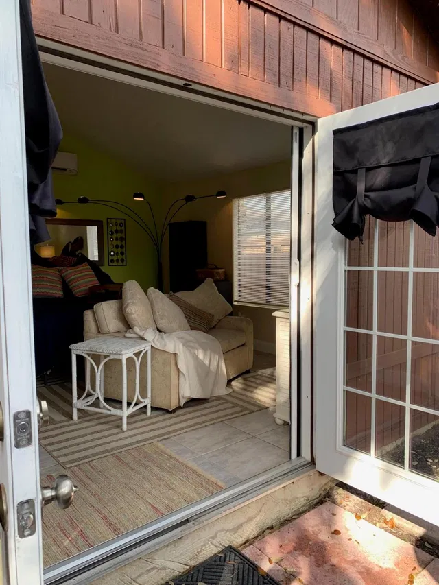 Unit B photo 7