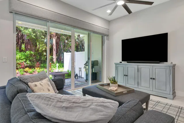 Residences at Midtown Palm Beach Gardens Residence photo 6