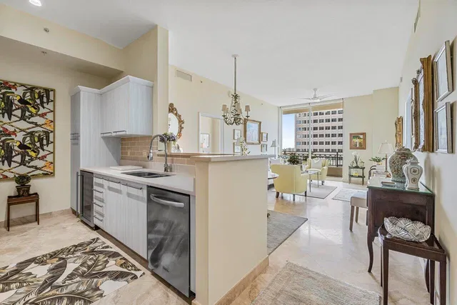 CityPlace South Tower Unit 908 photo 8