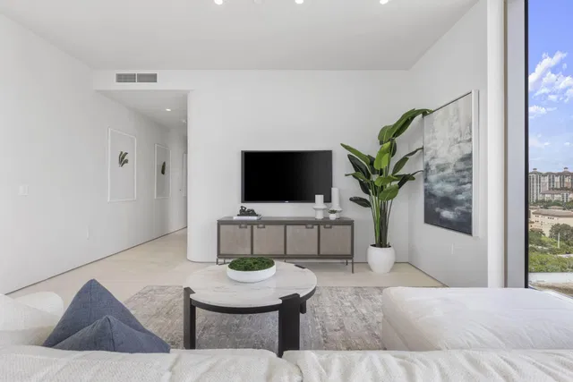 La Clara Palm Beach Unit 1104 photo 4