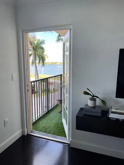 Flagler Pointe Unit 338 photo 9