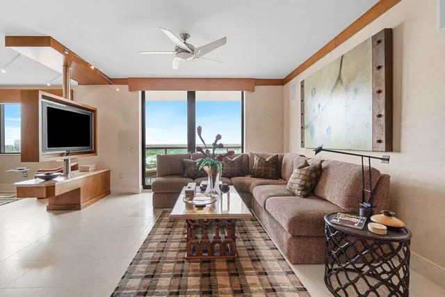 The Landmark Palm Beach Gardens Unit 1002c photo 3