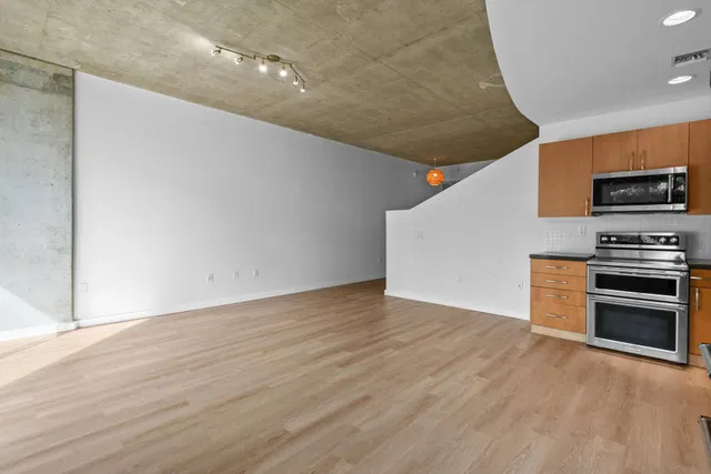 The Edge Unit 616 photo 9