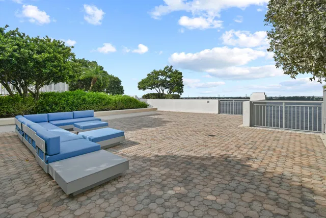 The Edge Unit 616 photo 23