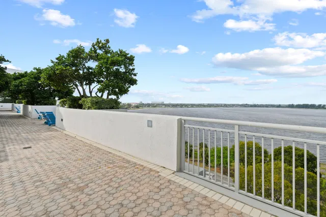 The Edge Unit 616 photo 25