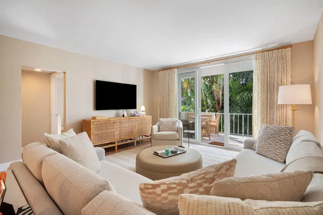 226 Brazilian Avenue #3b