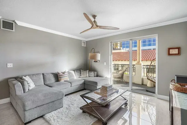 The Prado Unit 331 photo 7