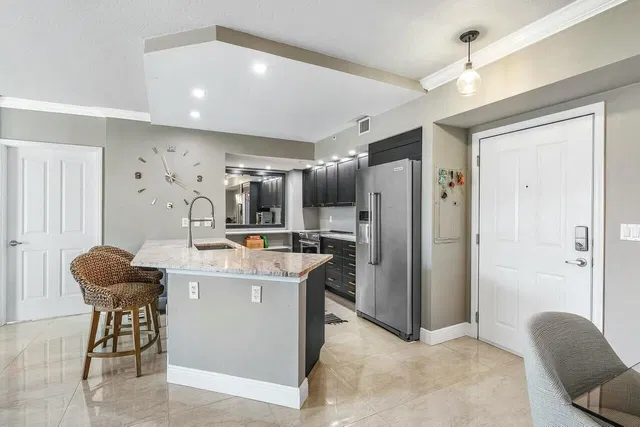 The Prado Unit 331 photo 8