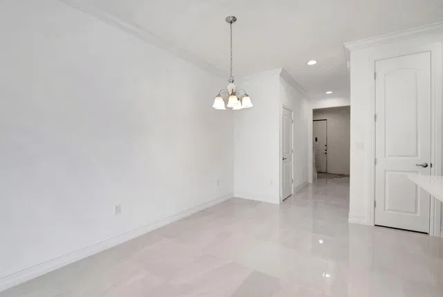  Residence photo 9