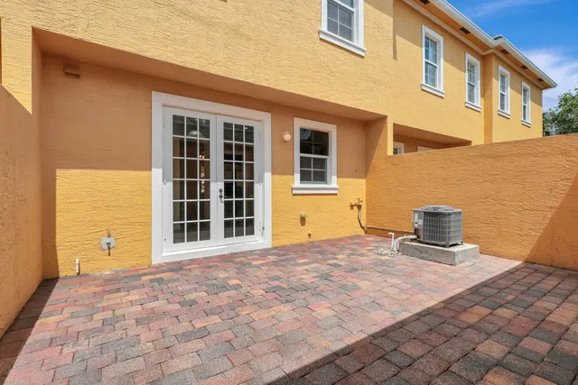 Canterbury Place Residence photo 12