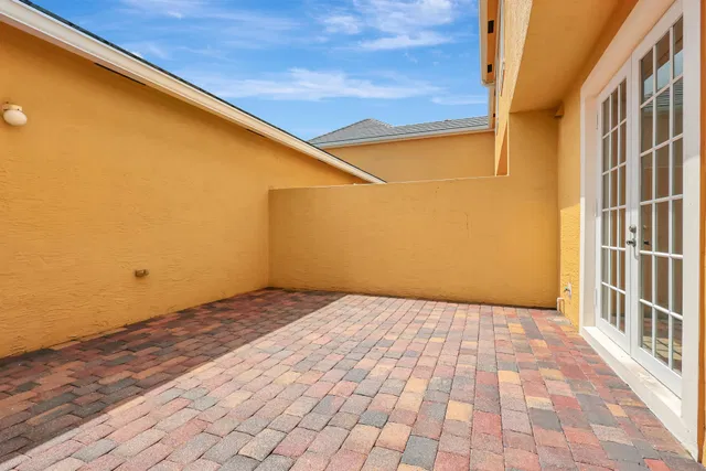Canterbury Place Residence photo 13
