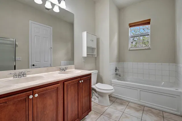 Canterbury Place Residence photo 19