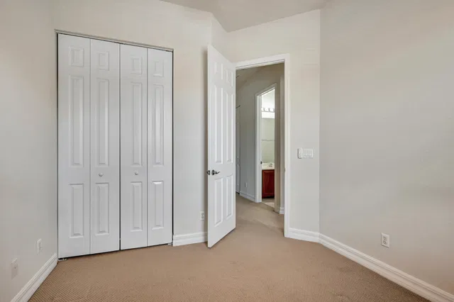 Canterbury Place Residence photo 22