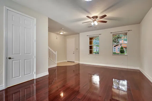 Canterbury Place Residence photo 4