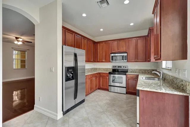 Canterbury Place Residence photo 7
