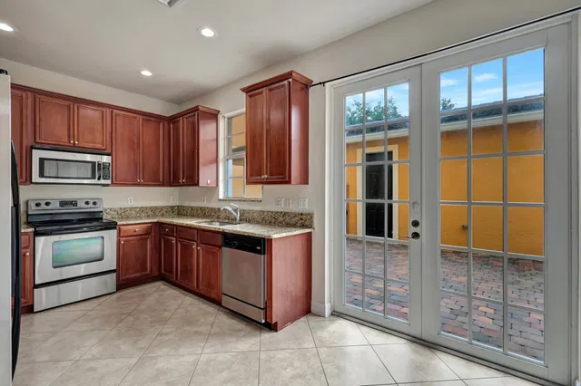 Canterbury Place Residence photo 8