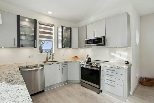 The Meridian Unit 406 photo 7