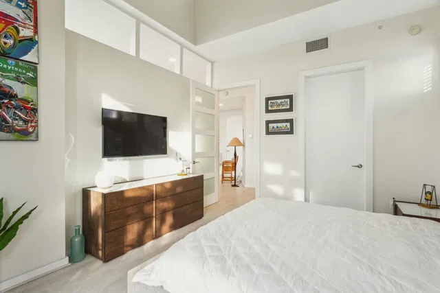 The Meridian Unit 406 photo 12
