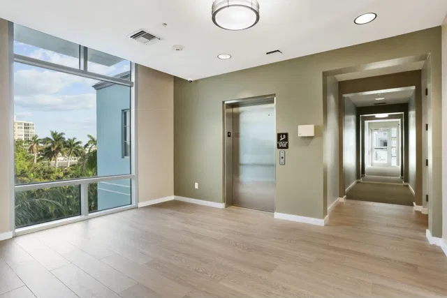 The Meridian Unit 406 photo 19