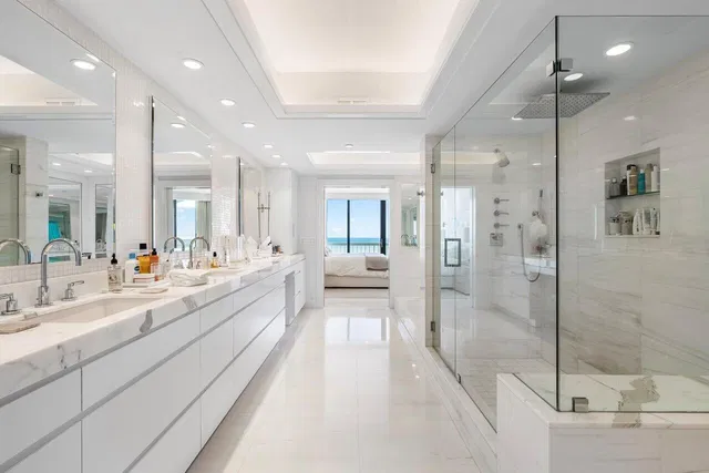 Sloan's Curve Palm Beach Unit 508s photo 15