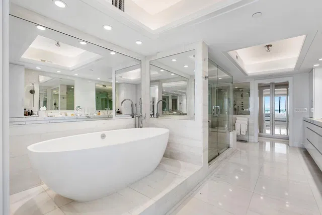 Sloan's Curve Palm Beach Unit 508s photo 16