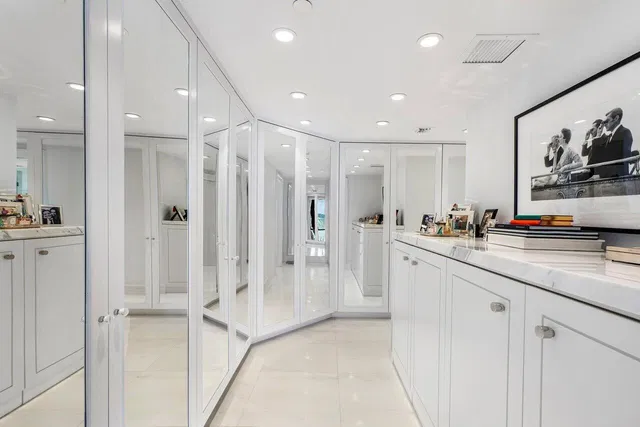 Sloan's Curve Palm Beach Unit 508s photo 17