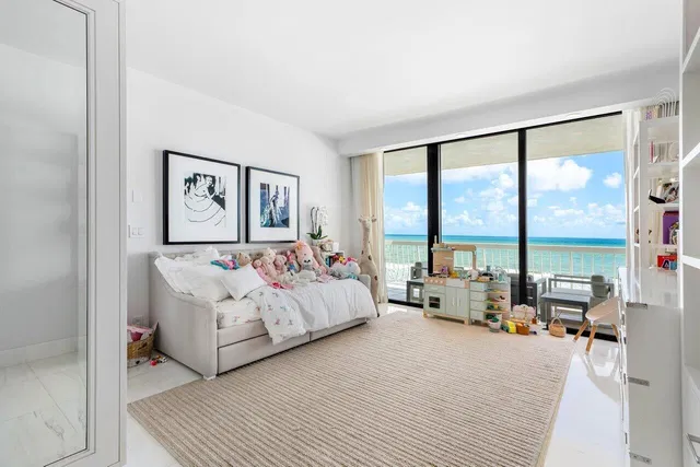 Sloan's Curve Palm Beach Unit 508s photo 18