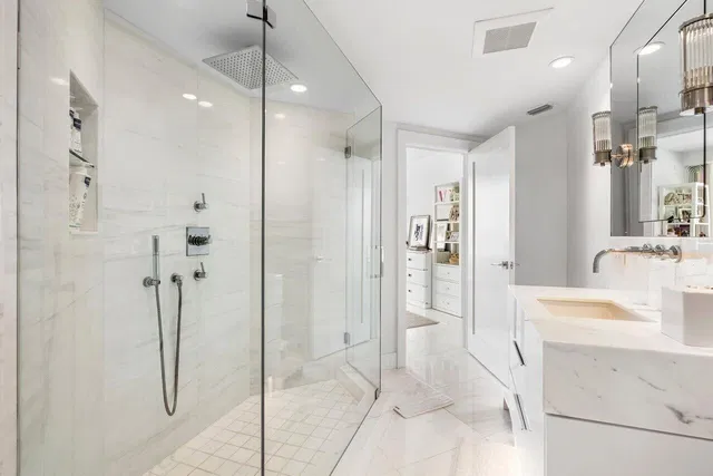 Sloan's Curve Palm Beach Unit 508s photo 19