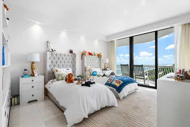 Sloan's Curve Palm Beach Unit 508s photo 20