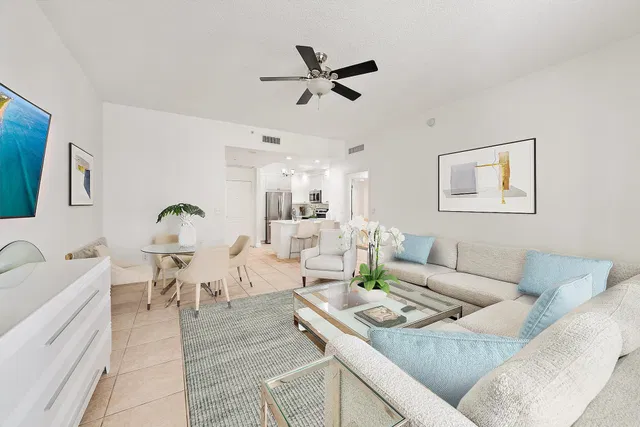 One City Plaza Unit 815 photo 4