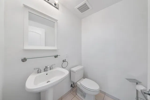 One City Plaza Unit 815 photo 9