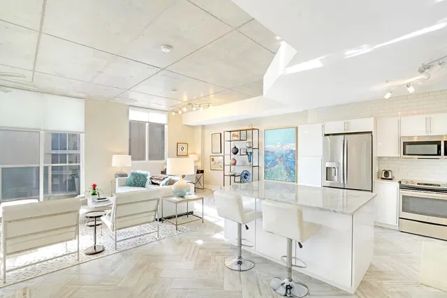 Villa Lofts Unit 902 photo 2