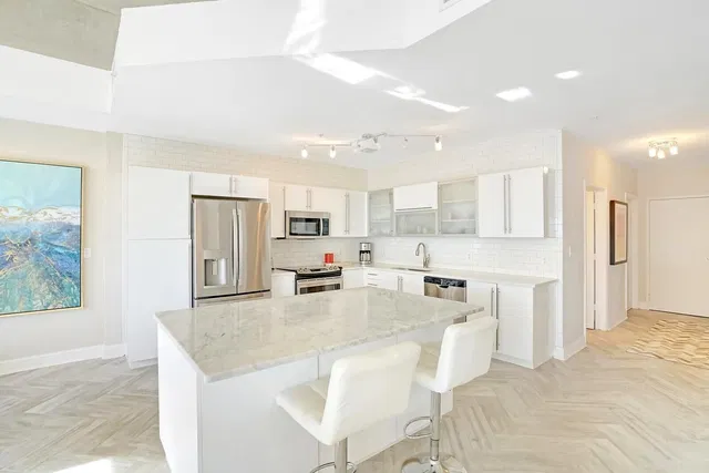Villa Lofts Unit 902 photo 3