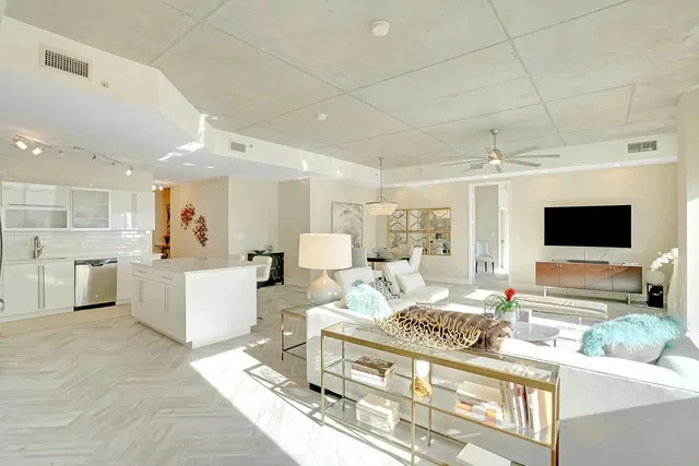 Villa Lofts Unit 902 photo 7