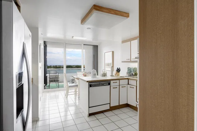 The Plaza of The Palm Beaches Unit 10f photo 7