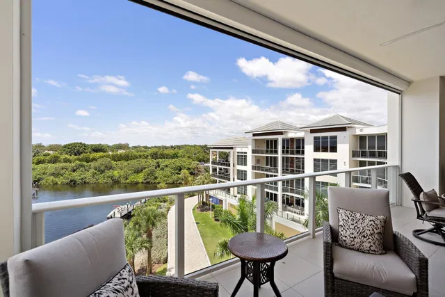 Azure Palm Beach Gardens Unit 510 photo 6