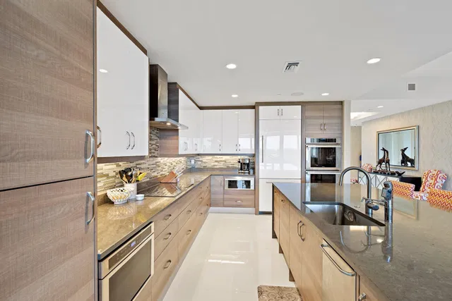 Azure Palm Beach Gardens Unit 510 photo 14
