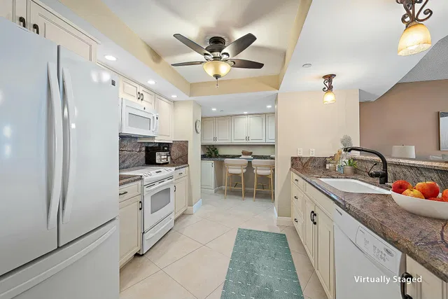 Tiara Singer Island Unit 19e photo 11