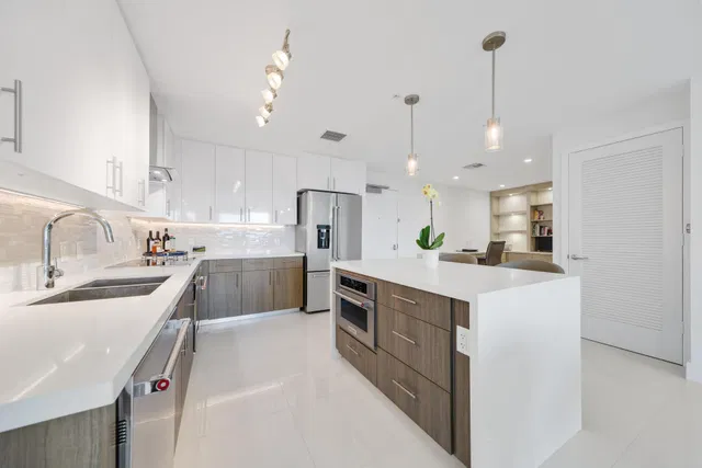 236 Fifth Avenue Unit 305 photo 2