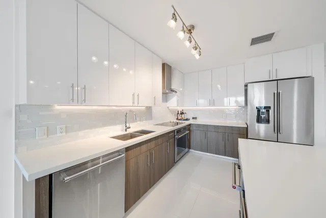 236 Fifth Avenue Unit 305 photo 5