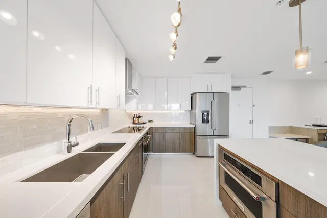 236 Fifth Avenue Unit 305 photo 6