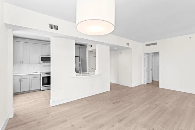 City Palms Unit 243 photo 9